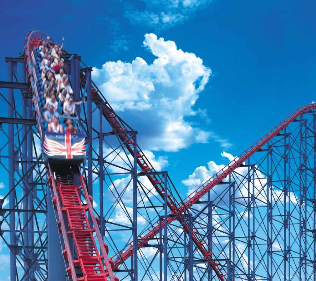 Boulevard Hotel 黑潭 外观 照片 The UK's first roller coaster, The Great Stinger