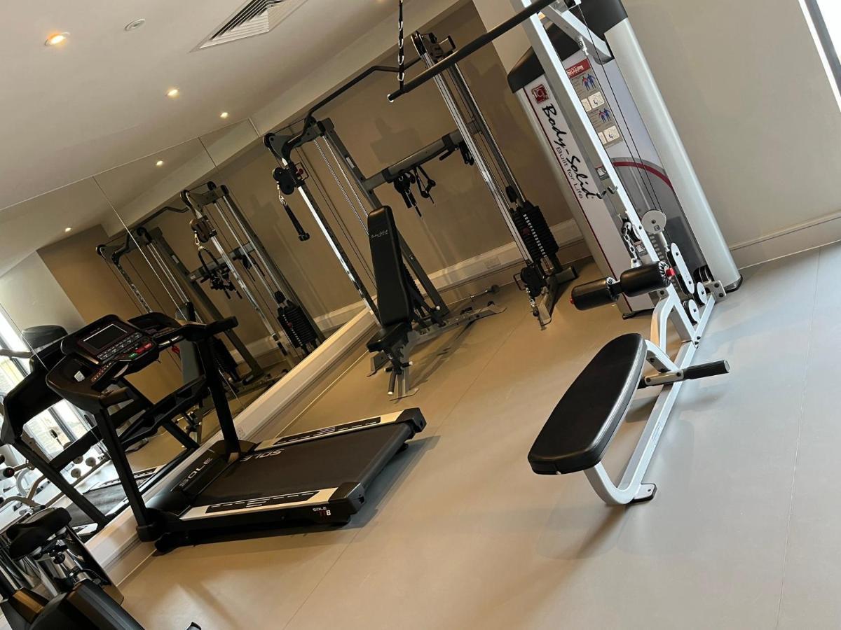 Boulevard Hotel 黑潭 外观 照片 A home gym
