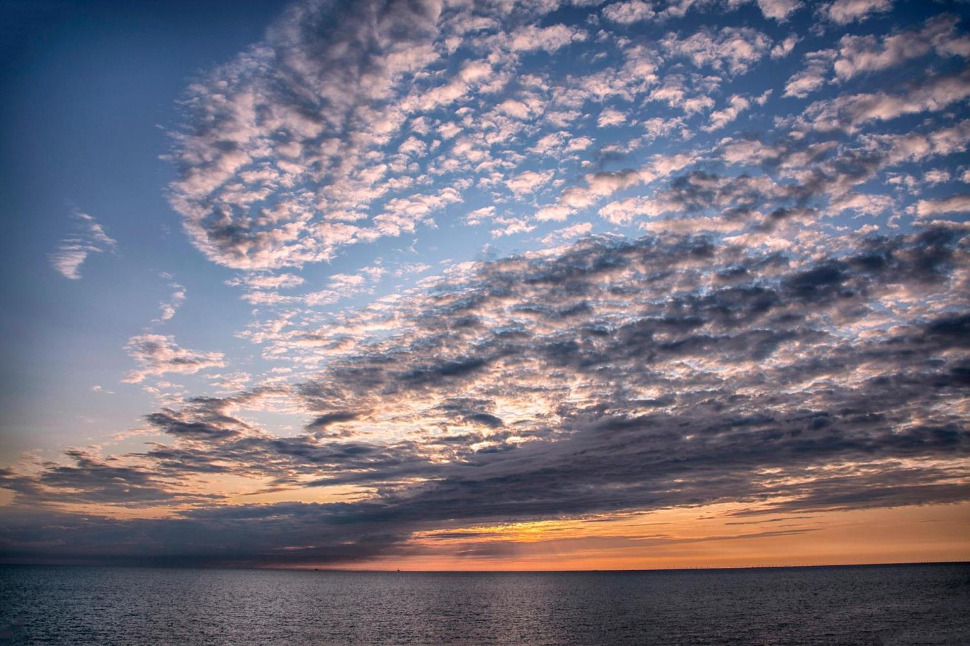 Boulevard Hotel 黑潭 外观 照片 Sunset over the Atlantic Ocean