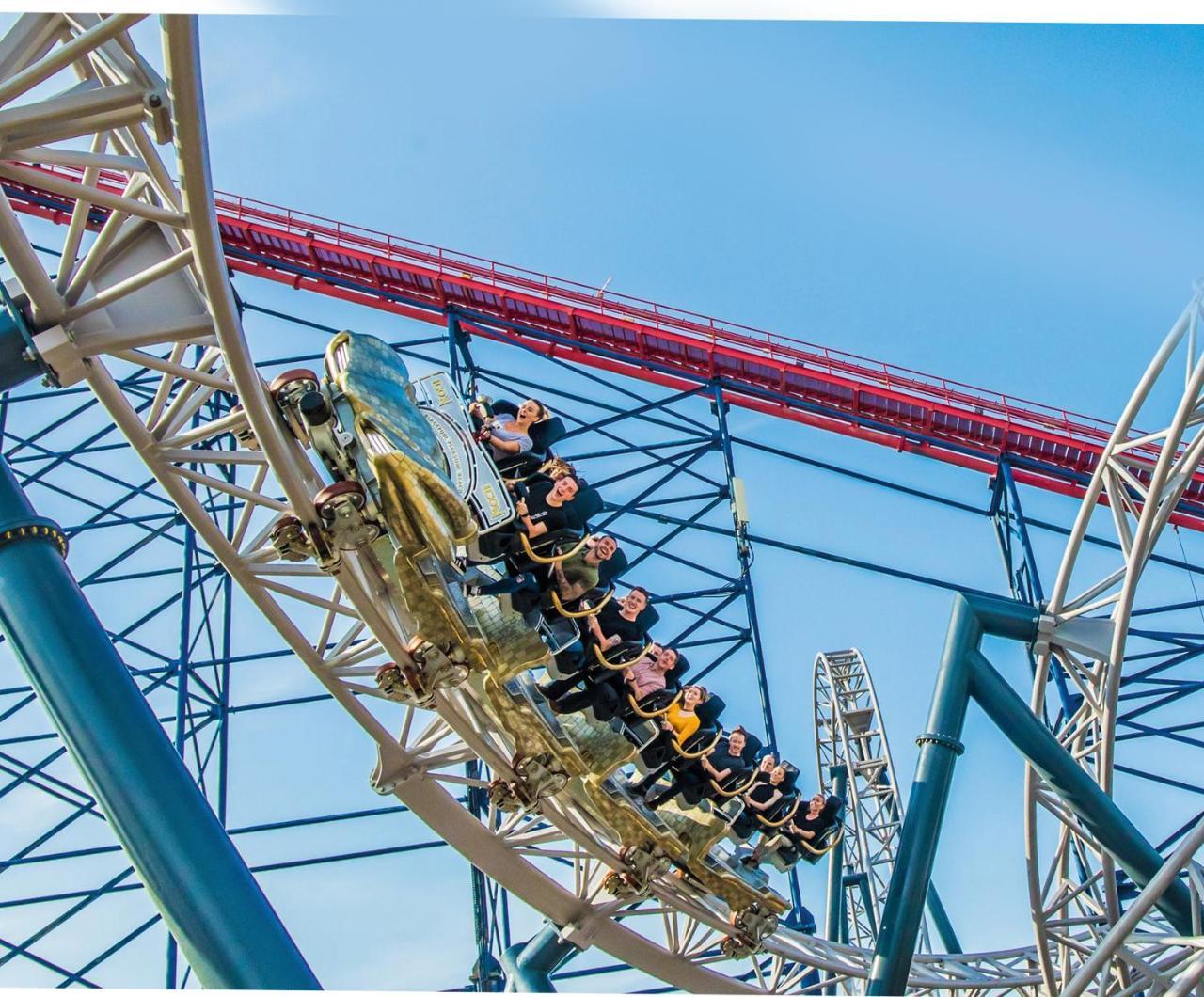 Boulevard Hotel 黑潭 外观 照片 The Dragon roller coaster