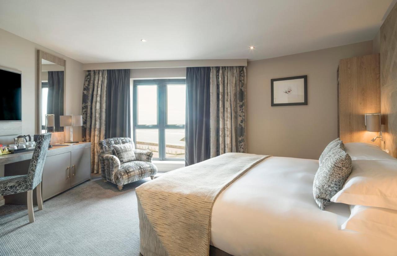 Boulevard Hotel 黑潭 外观 照片 A bedroom at The River Lee Hotel
